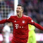 Obrazek przedstawia piłkarza Bayernu, Roberta Lewandowskiego