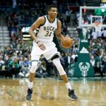 Obrazek przedstawia lidera Milwaukee Bucks, Giannisa Antetokounpo