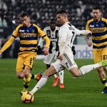 Obrazek przedstawia zawodników Juventusu i Parmy
