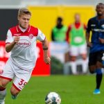Obrazek przedstawia zawodnika Paderborn i Fortuny