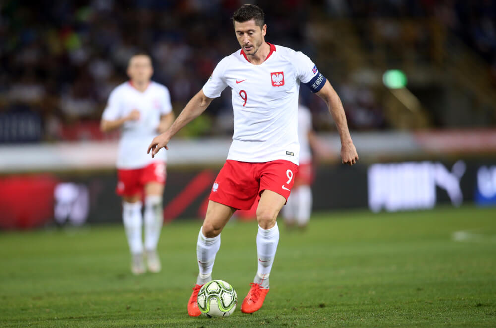 robert lewandowski podczas meczu reprezentacji polski