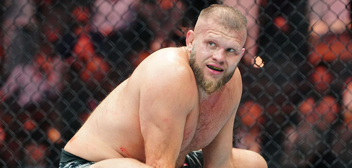 UFC Paryż: kursy i typy bukmacherskie na walki Polaków – Tybura, Ruchała, Bryczek (06.09.2025)